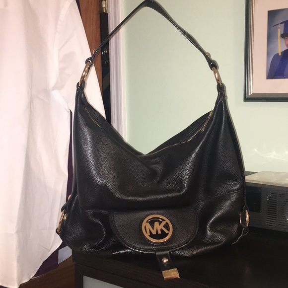 Michael Kors Handbags - Michael Kors Black Leather Shoulder Bag